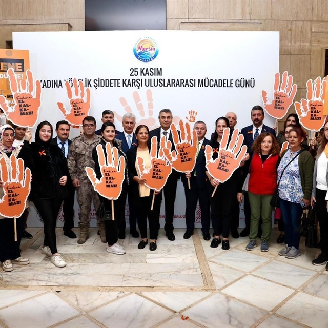 Vali Toros: "Kadına şiddet insanlığa ihanettir"