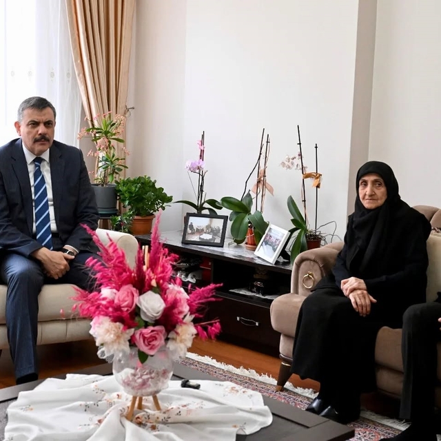 Vali Çiftçi'den şehit annesine vefa