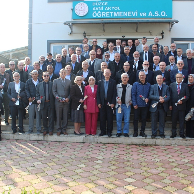 Emektar öğretmenlere vefa