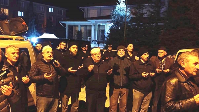 Emet'te 45 umreci dualarla uğurlandı