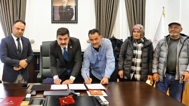 İki apartman dairesini öğrenciler için bağışladılar