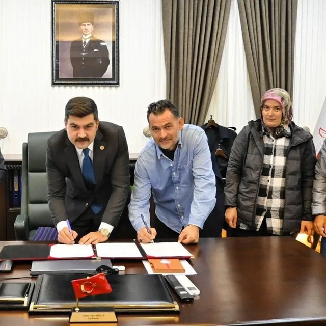 İki apartman dairesini öğrenciler için bağışladılar