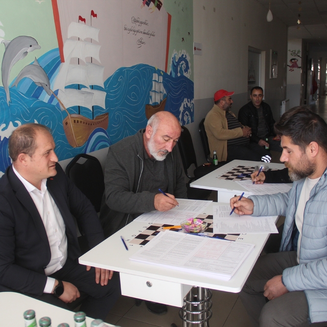 Sivas'ta öğrenciler ve veliler kan bağışı için seferber oldu