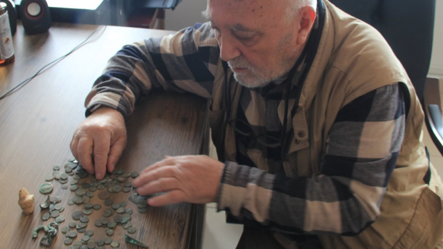 Karamanoğulları Beyliği'ni araştırırken 148 adet sikke buldu