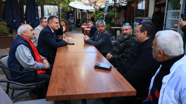 Vali Akbıyık ve Rektör Kaçar tarihi Arasta esnafını ziyaret etti