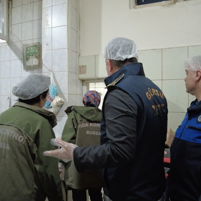 Gürsu zabıta ekipleri, gıda denetimleriyle göz açtırmıyor