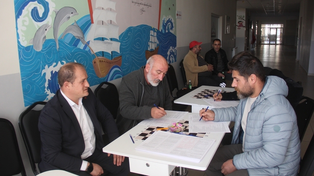 Sivas'ta öğrenciler ve veliler kan bağışı için seferber oldu