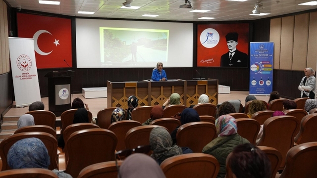 KBÜ'de 'Zeytin Ağacının Altında' belgeseli seyirciyle buluştu