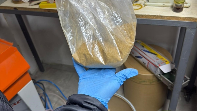 İzmir'de 15 milyon liralık kaçakçılık operasyonu: 7 tutuklama