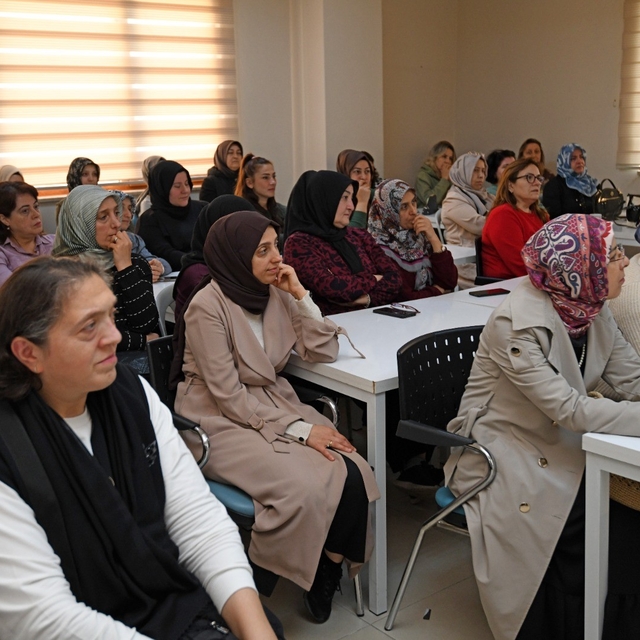 Osmangazi Belediyesi'nden 'Kadın ve Toplum' başlıklı söyleşi