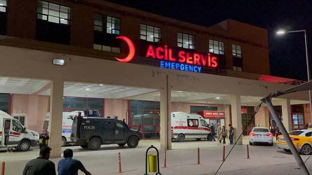 Diyarbakır'da otomobile silahlı saldırı: 1 ölü, 1 yaralı