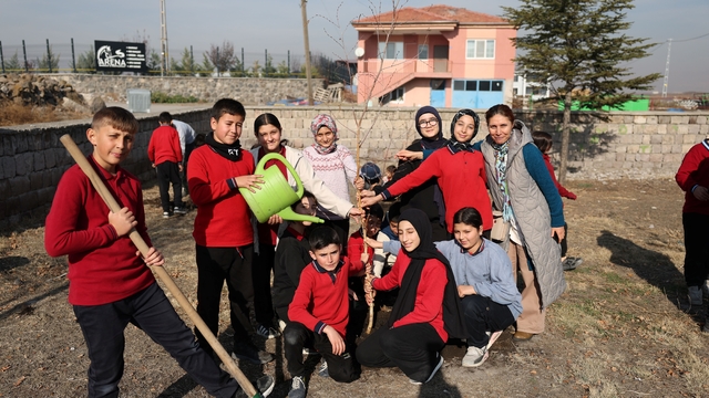 Başkan Özdoğan, fidan dikim etkinliğine katıldı