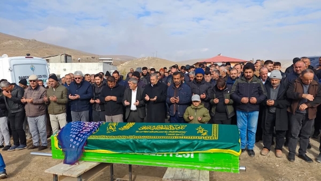 Malatya'da kayıp olarak aranırken ölü bulunan kadın defnedildi