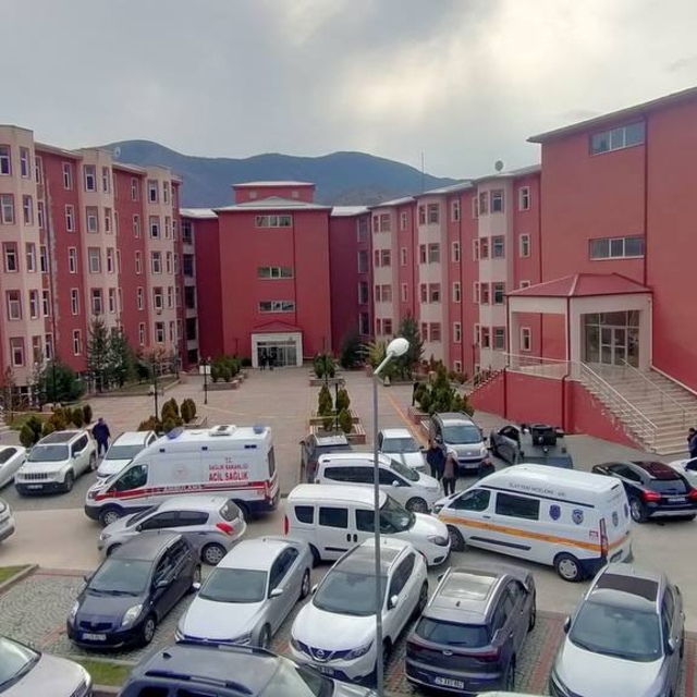 Gümüşhane Üniversitesi'nde kadın memur silahla rehin alındı; şüpheli ikna e...