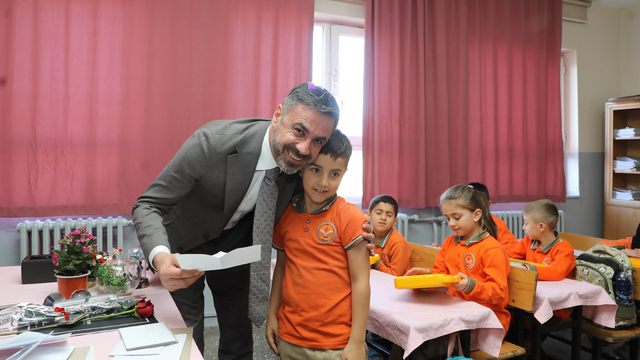 Bitlis Belediye Başkanı Tanğlay, öğrencilerle bir araya geldi