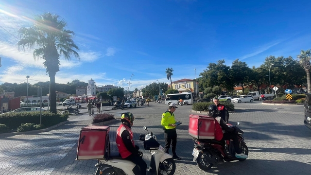 Marmaris'te motorlu kuryeler denetlendi