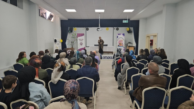 Tekkeköy'de velilere yönelik "Aile Yılı" programı düzenlendi