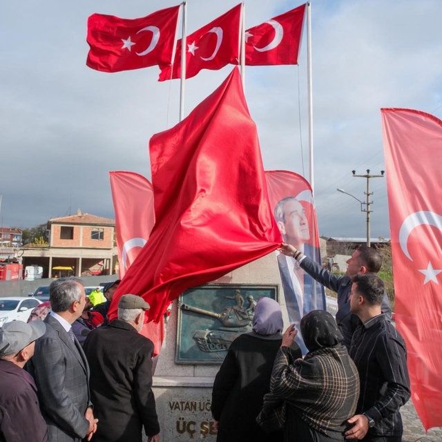 Restore edilen Üç Şehitler Anıtı'nın açılışında duygu dolu anlar yaşandı