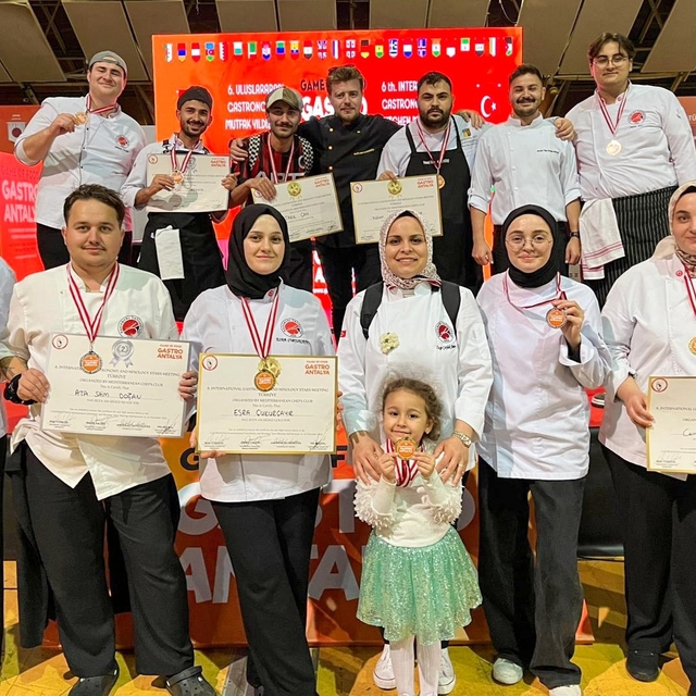 Kastamonu Üniversitesi öğrencileri, GastroAntalya'dan madalyalarla döndü
