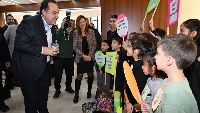 Manisa'da atık piller fidana dönüşüyor