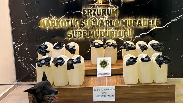 Erzurum'da tırın yakıt deposunda 224 litre sentetik uyuşturucu ele geçirildi