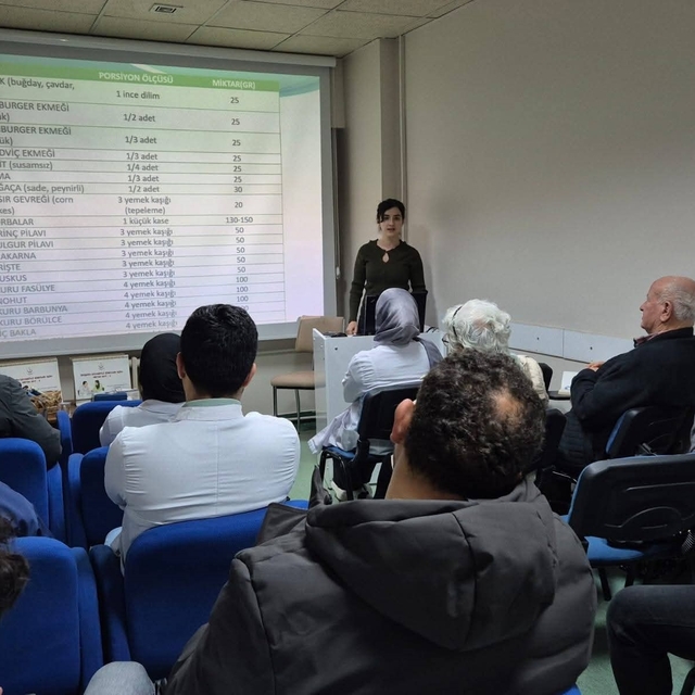 Hastanede diyabet okulu