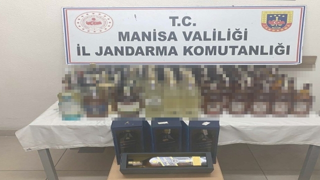 Akhisar'da jandarmadan kaçak alkol ve tütün operasyonu