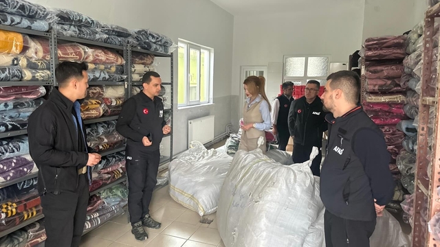 Ladik'te deprem afet deposu açıldı