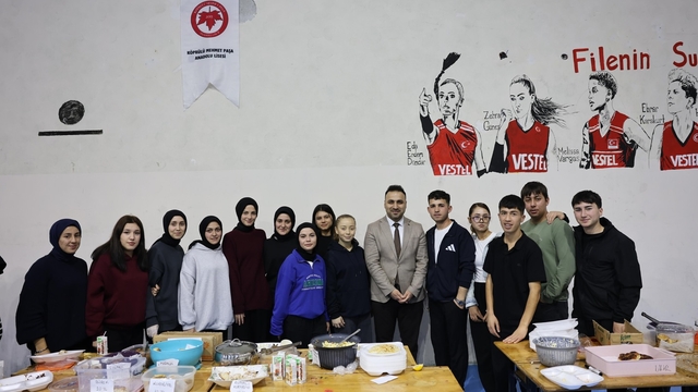 Vezirköprü Köprülü Mehmet Paşa Lisesinden Filistin'e destek kermesi