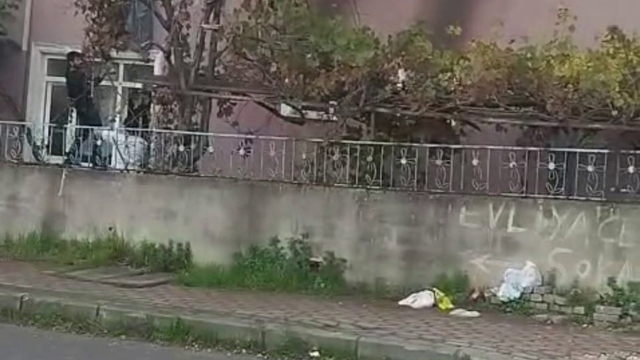 Alacaklı olduğunu iddia edip işçilerin kaldığı binada yangın çıkardı (2)