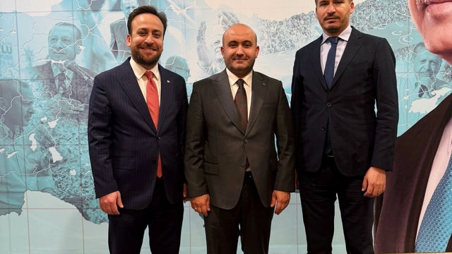 Eskişehir'de AK Parti'nin merkez ilçe başkanları belli oldu
AK Parti İl Başkanı Albayrak: "Değerli başkanlarımıza görevlerinde başarılar diliyorum"
