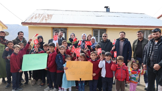 Ağrı'da "Okulum Beni Bekler Projesi" ile 9 yaşındaki öğrenci yeniden okula döndü