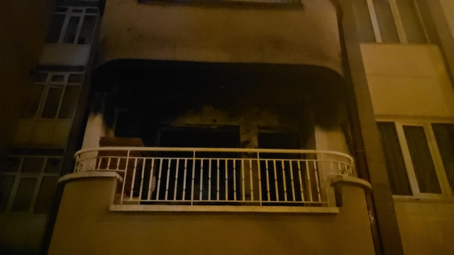 Kütahya'da apartman yangını: 1 kişi hayatını kaybetti, 2 kişi yaralandı