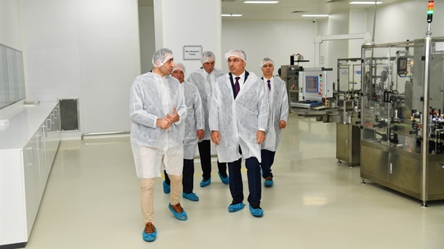 Tekirdağ Valisi Soytürk ilaç firmasını ziyaret etti