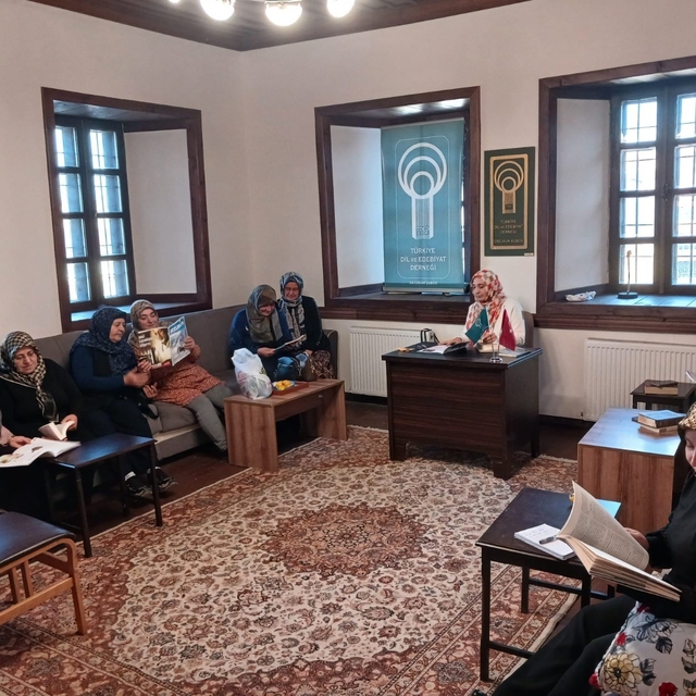 İşte kitap kurdu Dadaş ev hanımları