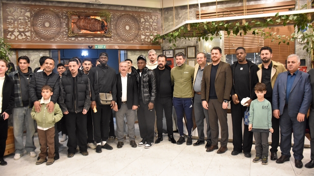 Memur-Sen Van Şubesinden Vansporlu futbolculara ve teknik heyete moral yemeği