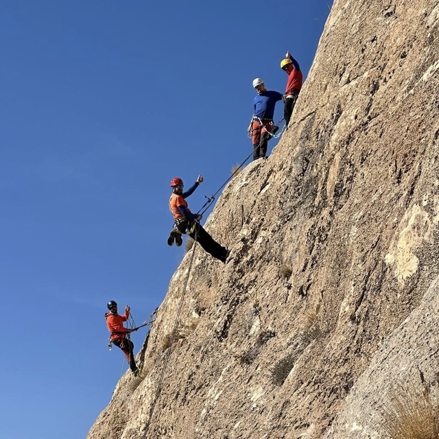 Van'da ilk kez çok ip boylu kaya tırmanışı eğitimi verildi