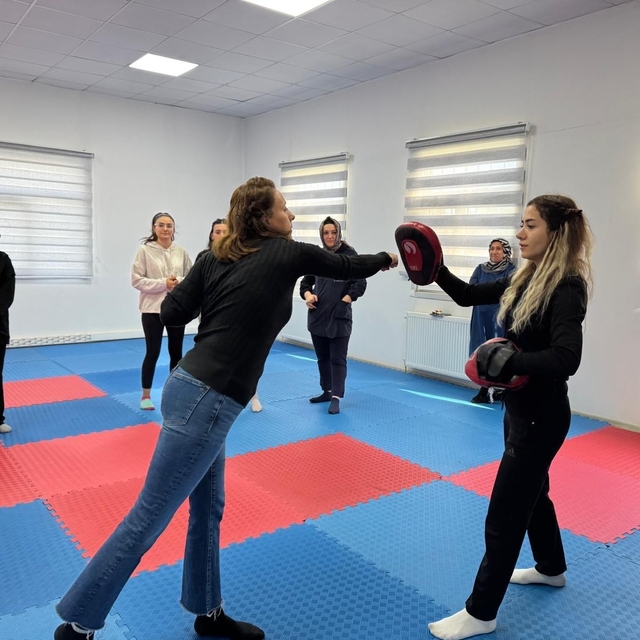 Yakın savunma atölyesi düzenlendi