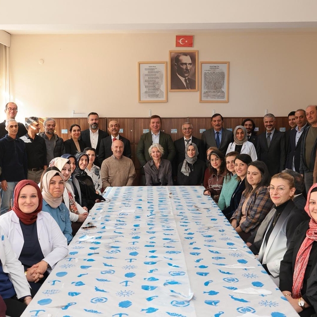 Vali Aydoğdu: "Eğitimin gücü öğretmenlerimizin emeğiyle yükseliyor"