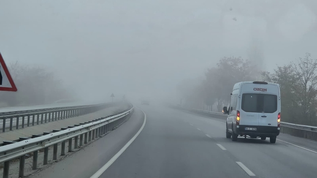 Çankırı-Ankara kara yolunda sis etkili oluyor