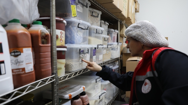 Alışveriş merkezlerinde gıda denetimi sürüyor
İl Tarım ve Orman Müdürü Çil: "Tek bir riskin dahi göz ardı edilmesine izin vermeyeceğiz"