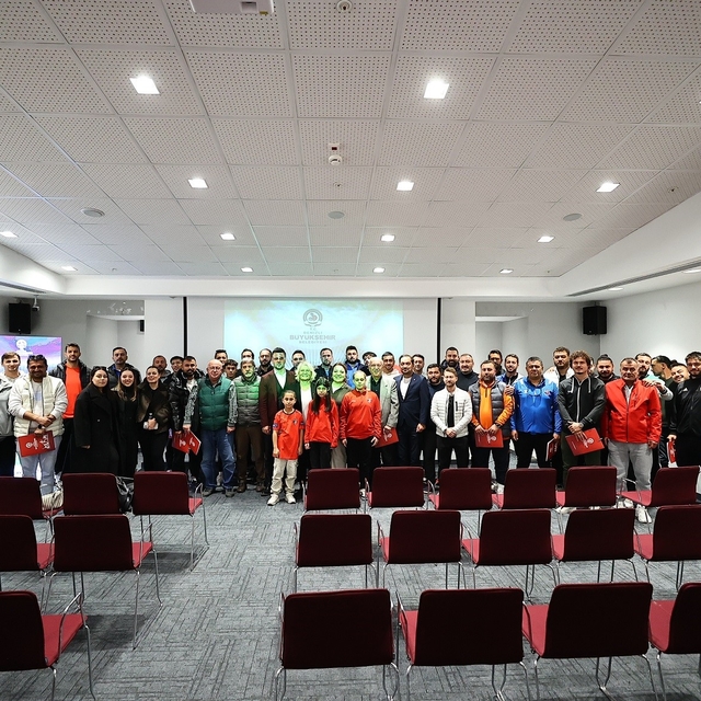 Geleceğin futbolcularını yetiştirecek Levend Sarıoğlu U-10 Futbol Ligi başl...