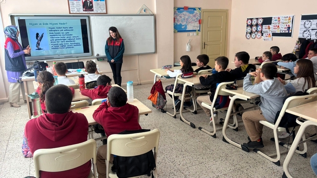 Lüleburgaz'da öğrencilere su verimliliği, gıda israfı ve beslenme eğitimi verildi