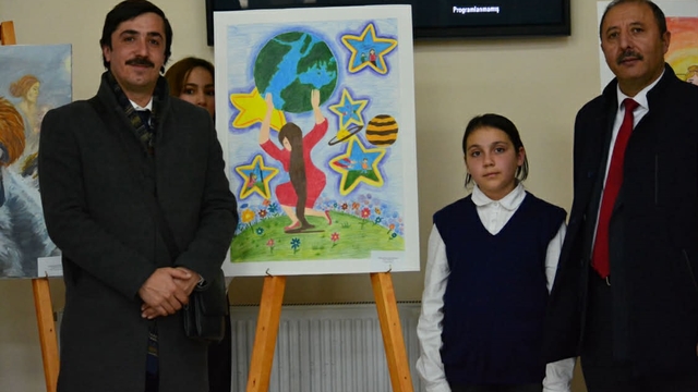 Çıldırlı öğrenci 'Ailede Kadın' temalı yarışmada birinci oldu