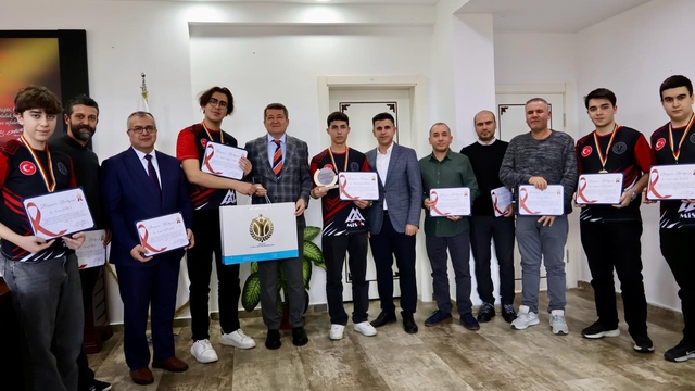 Bilecikli öğrenci ve öğretmenlerden dünya üçüncülüğü