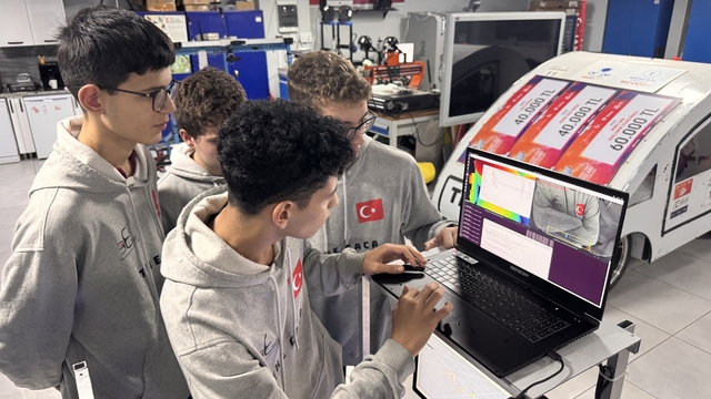 Lise öğrencileri, otonom araçların yazılım hatalarını tespit eden sistem geliştirdi