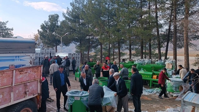 Gölbaşı'nda çiftçilere makine ve ekipman desteği