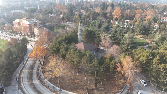 84 yıllık camide restorasyon ve çevre düzenlemesi çalışmaları başladı