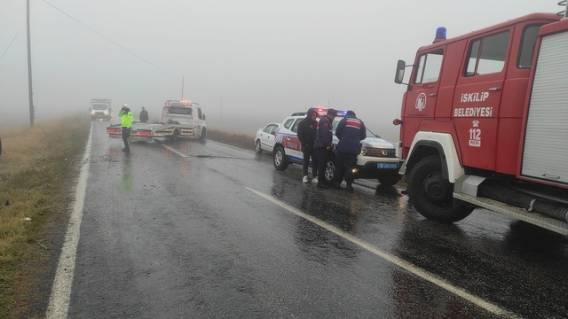 Çorum'da sis trafik kazasına sebep oldu: 5 yaralı