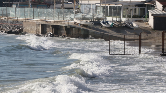Tekirdağ'da lodos 2 gündür deniz ulaşımını aksatıyor